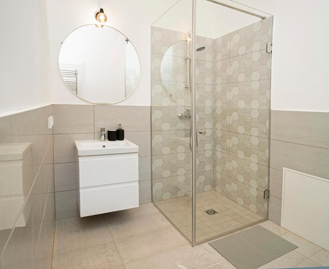 Central Station Apartment No3 Kaunas Buitenkant foto